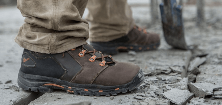 10 Best Steel Toe Work Boots For Flat Feet – (Updated 2022)