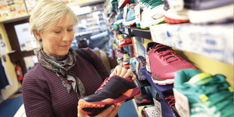 Shop for Shoes With the Following Tips in Mind to Minimize Knee Pain