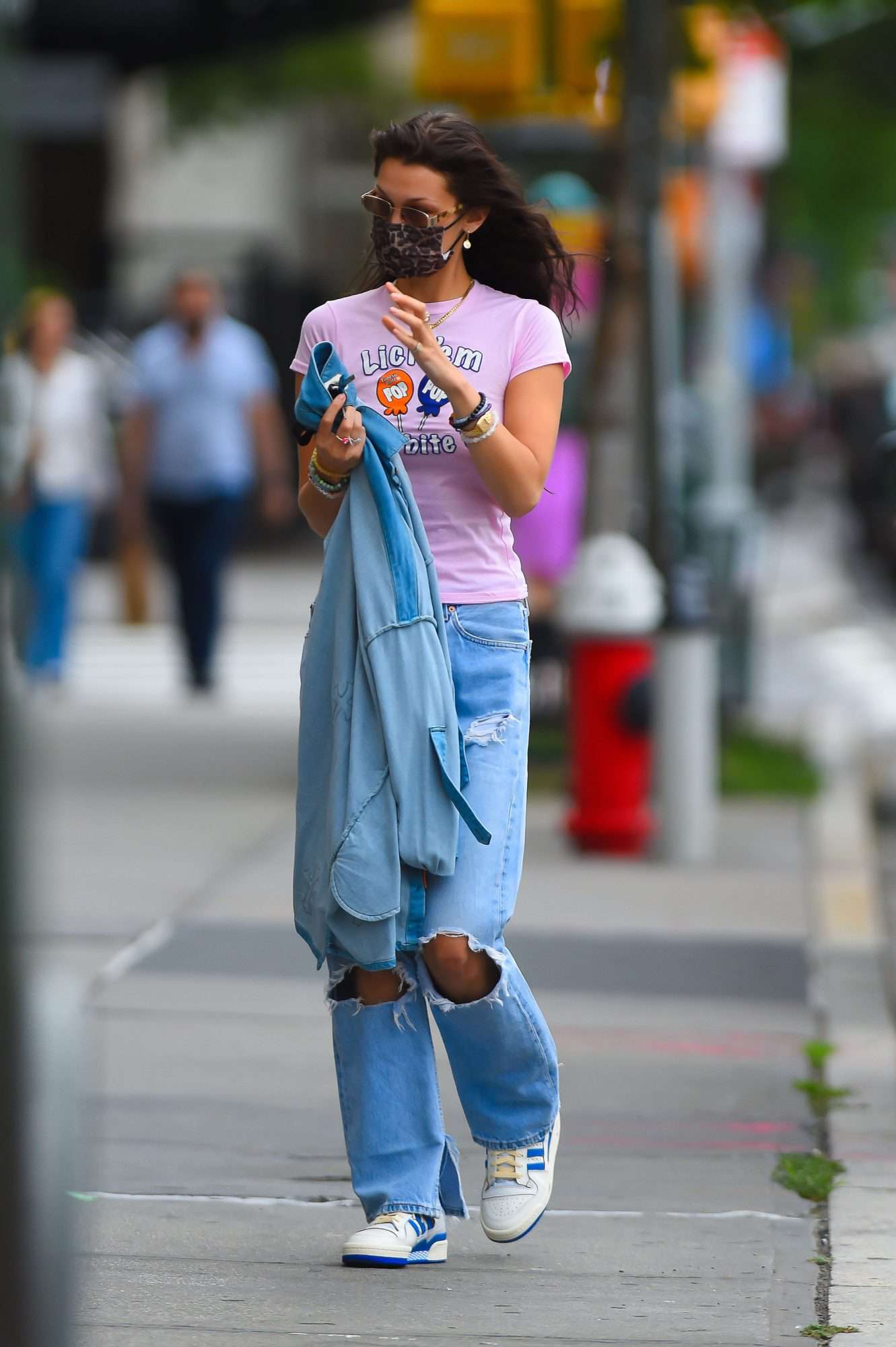 How to Wear Adidas Forum Low?