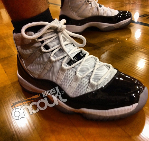 Do Jordan 11 Crease?