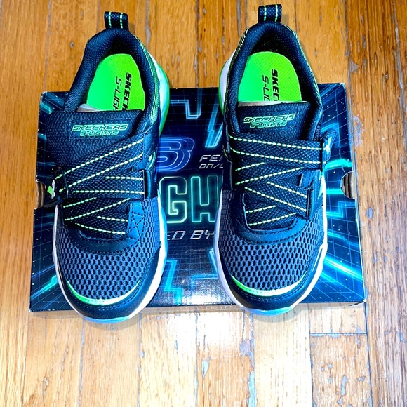 Where is the on Off Switch on Skechers S Lights 2?