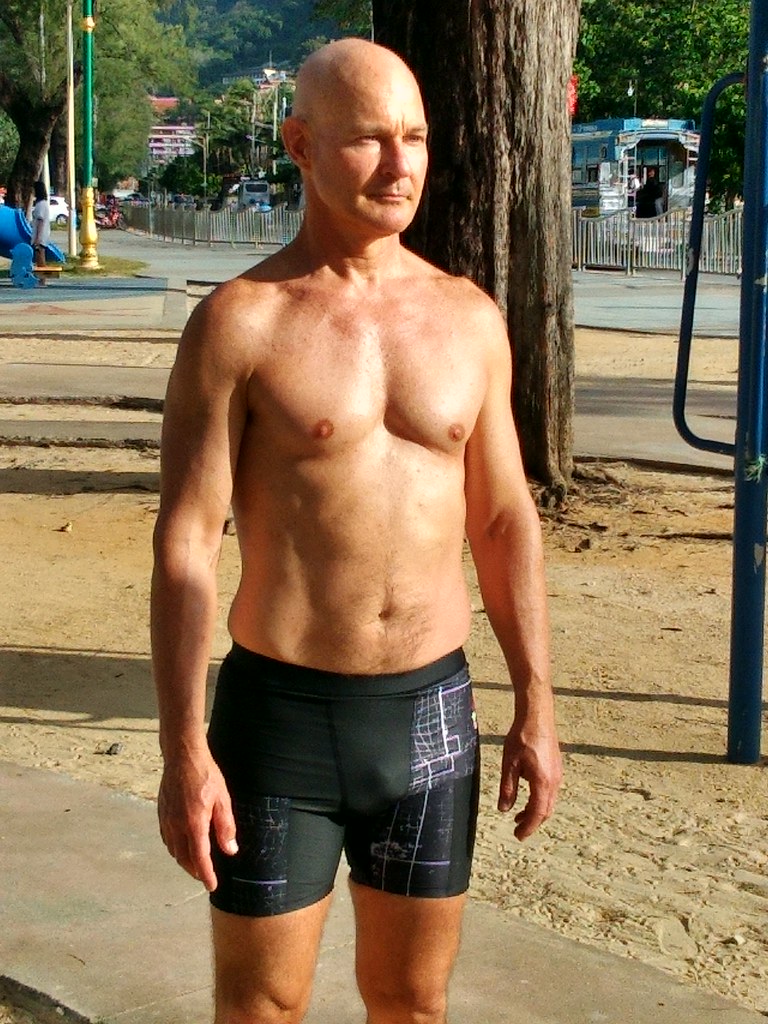 Who Sells Reebok Briefs?