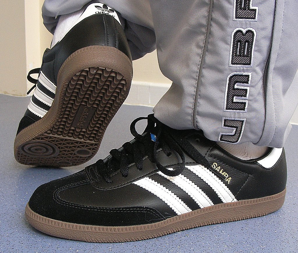 How To Wear Adidas Samba?