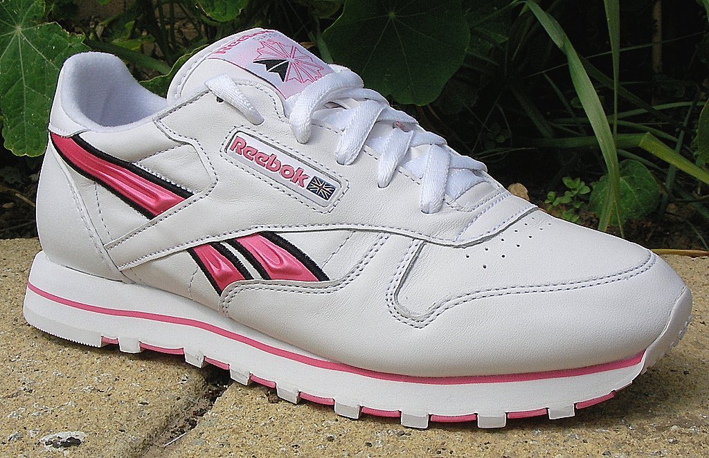 Who Sells Reebok Classic Tennis Shoes?