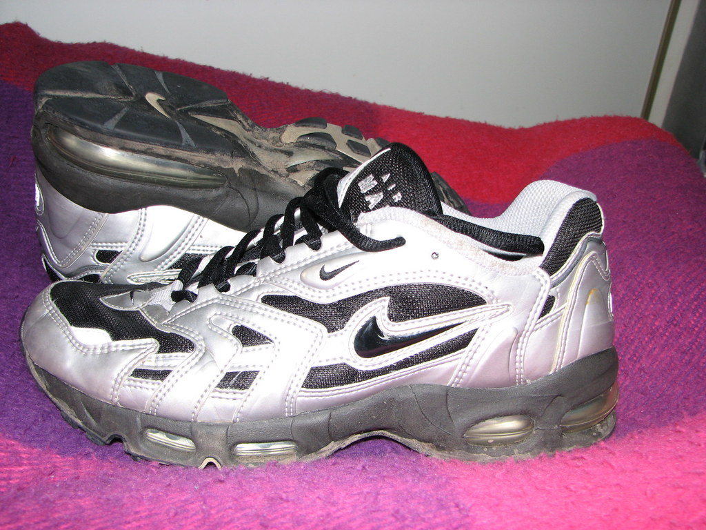 Classic Training Shoes: Reebok Pump Cross Trainer Sneakers