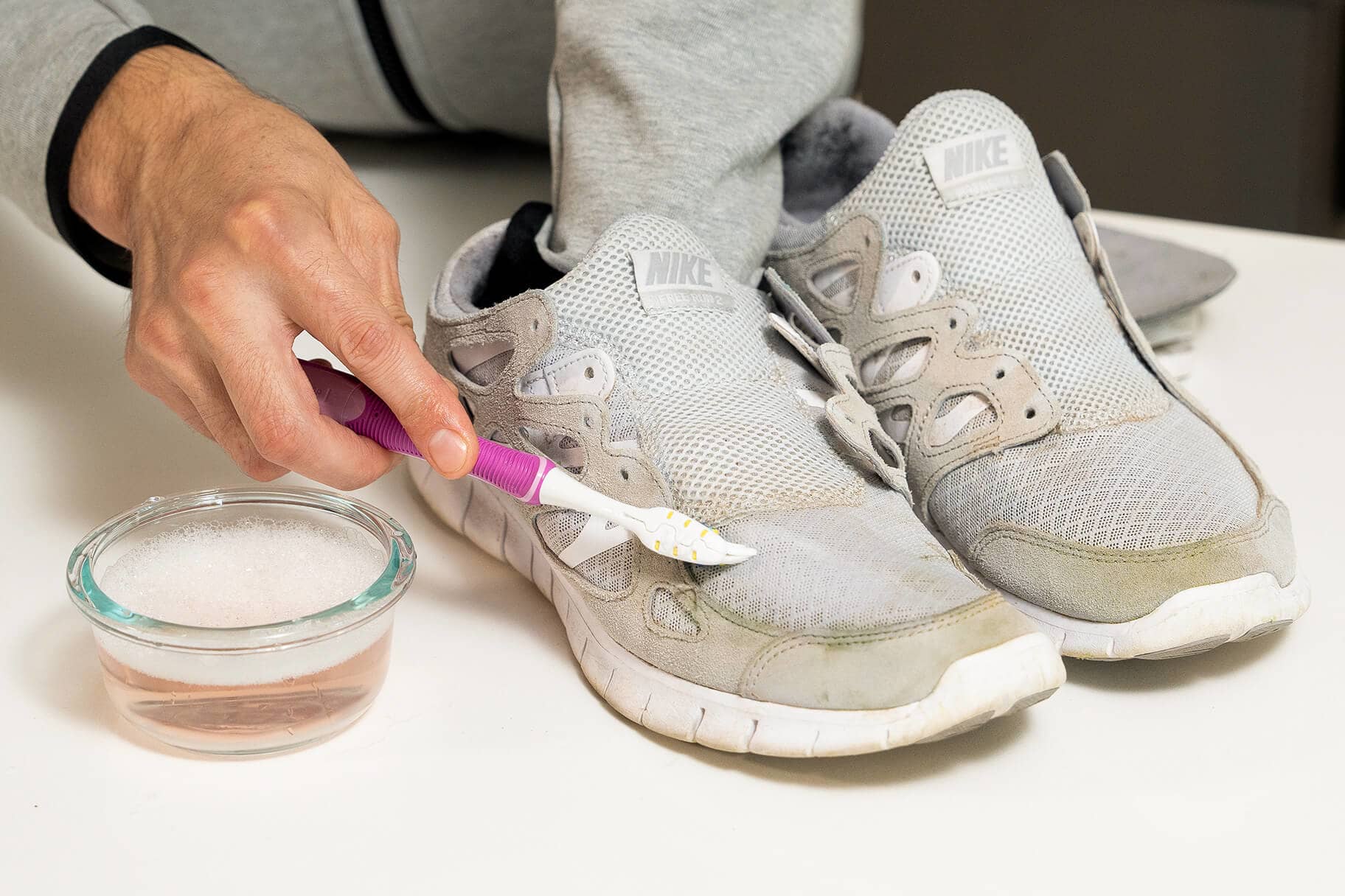 how-to-get-grass-stains-out-of-white-nike-shoes