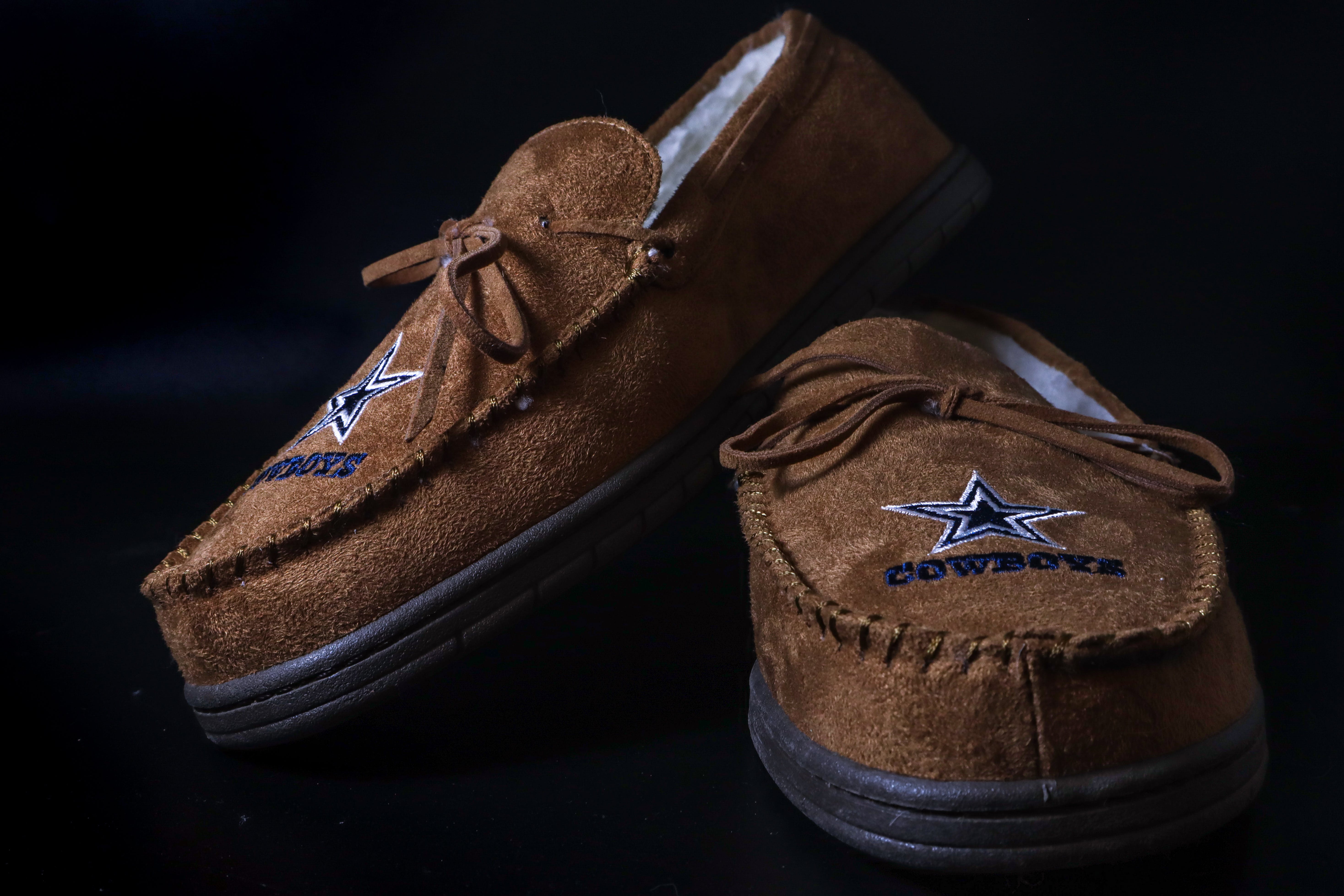 Classic Look, Modern Comfort: Reebok Club C Sneakers In Suede