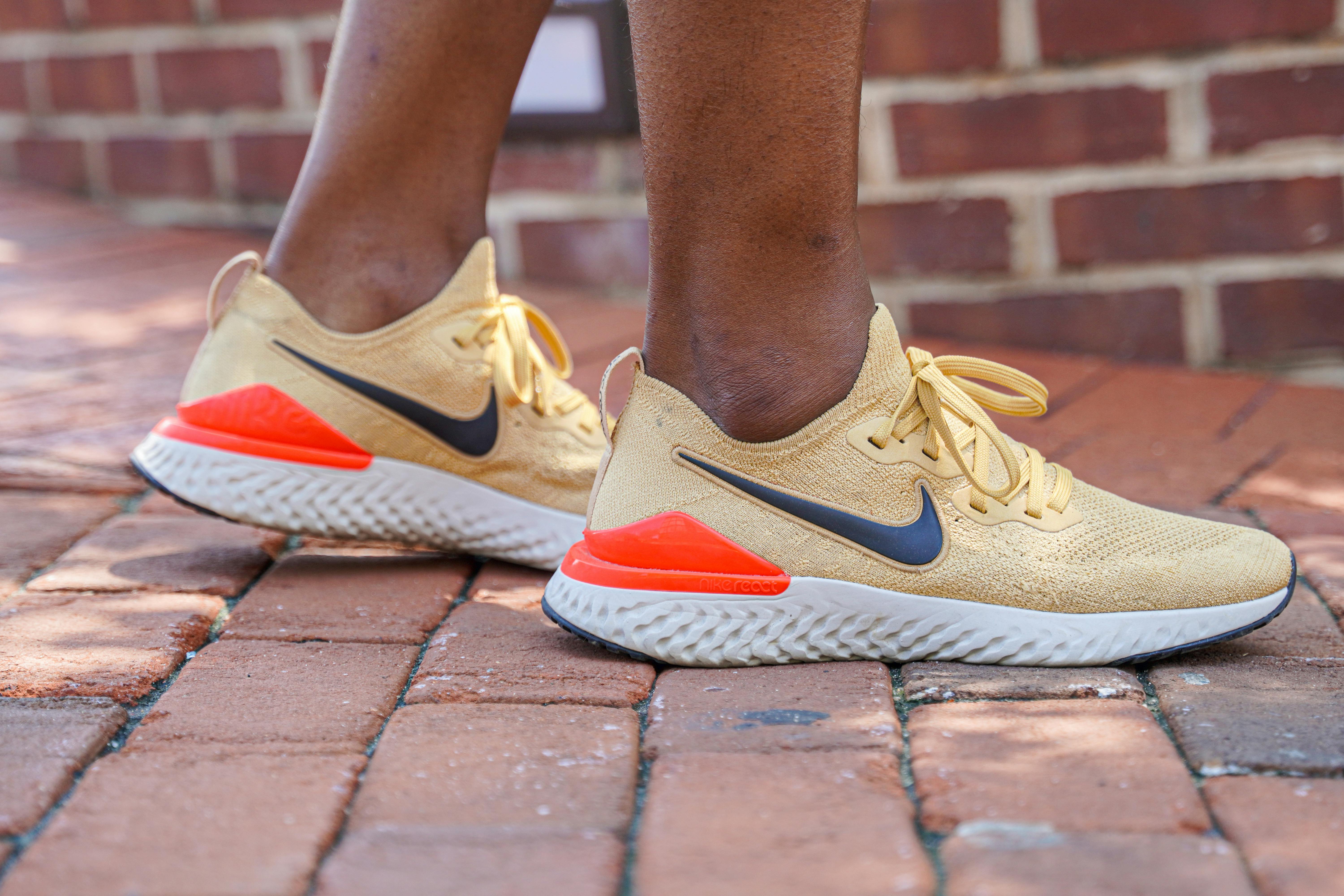 Nike Air Vapormax Light 2: Light And Comfortable Sneakers For Running And Everyday Wear