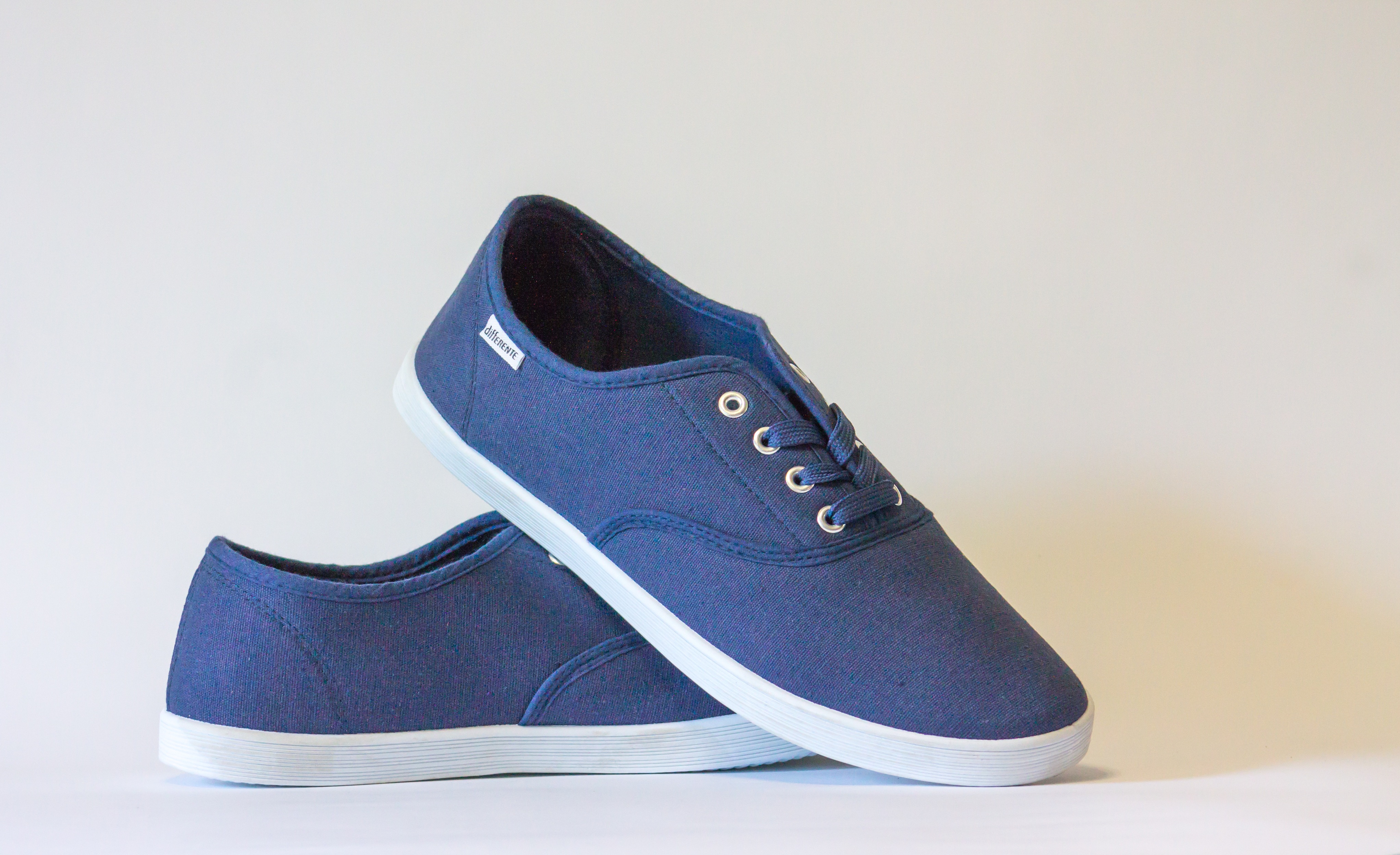 Cool And Casual: Reebok Classic In Blue Suede