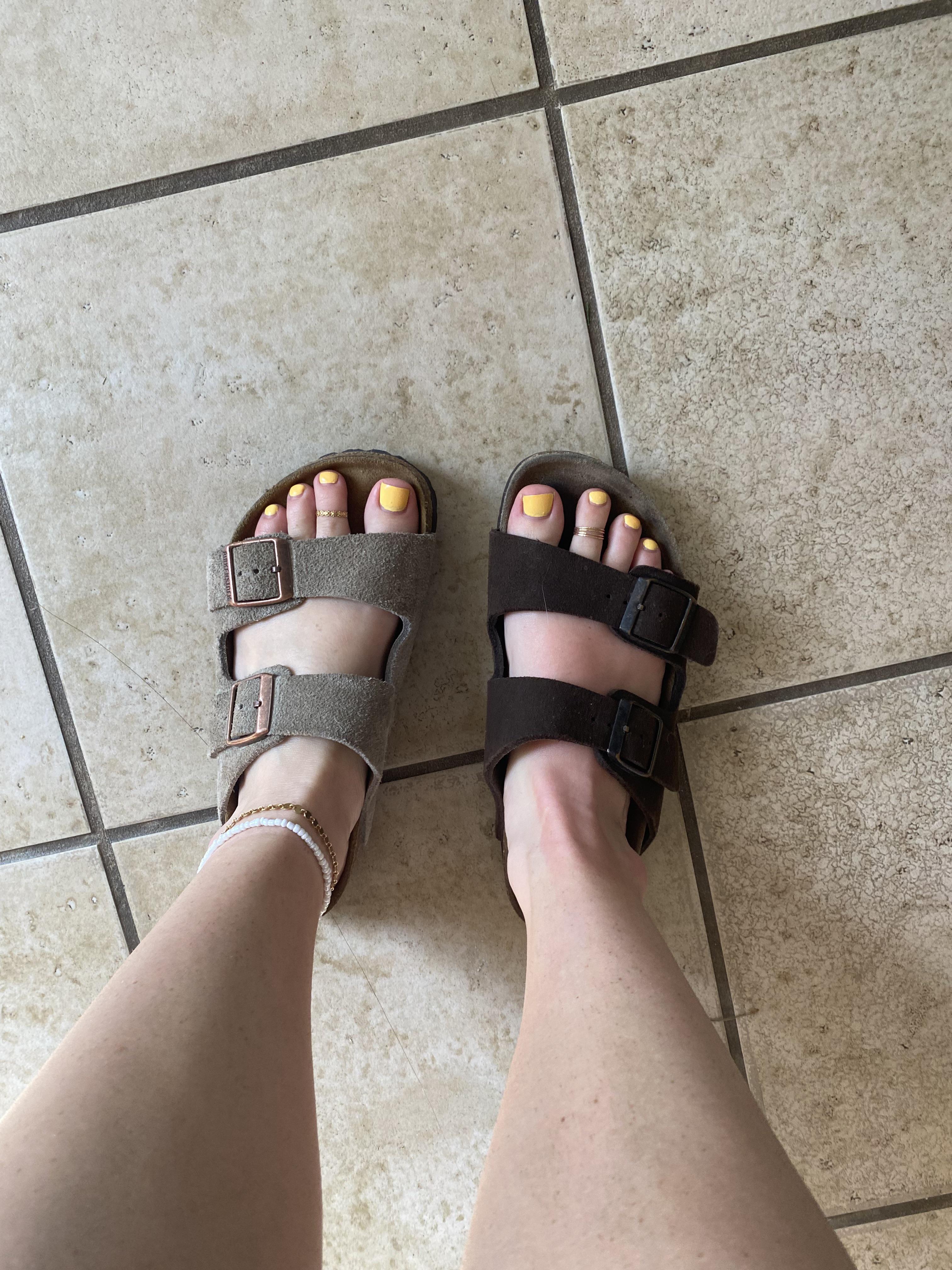 search image 2 Medium Narrow Vs Regular Wide Birkenstock 2