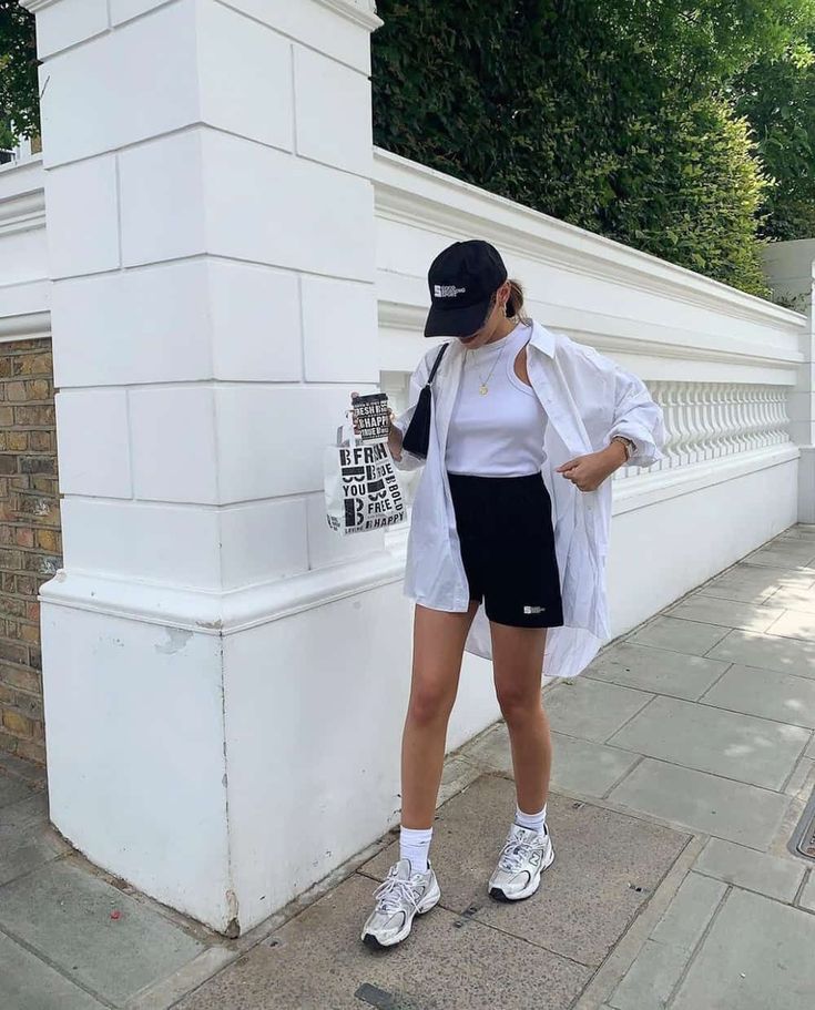 Modern Women’s Outfits with New Balance Shoes - gmedia