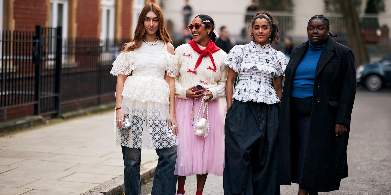 search image 2 Stylish Holiday Outfit Ideas for Women 2